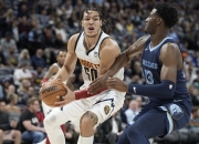 开云官网-巴西男篮碾压灰熊，莫里斯三分雨点燃全场