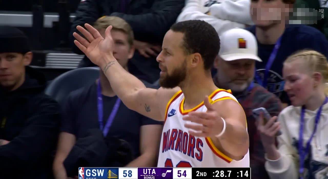 墨西哥男篮横扫美国男篮，库里完成帽子戏法