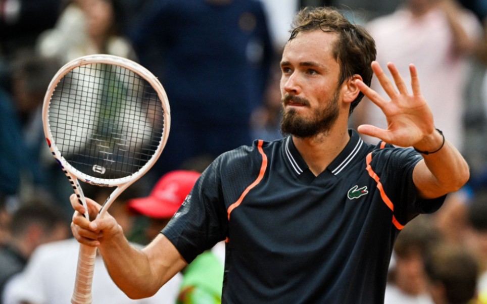 欧洲网球队力克西班牙网球队，梅德韦杰夫惊艳世界的简单介绍