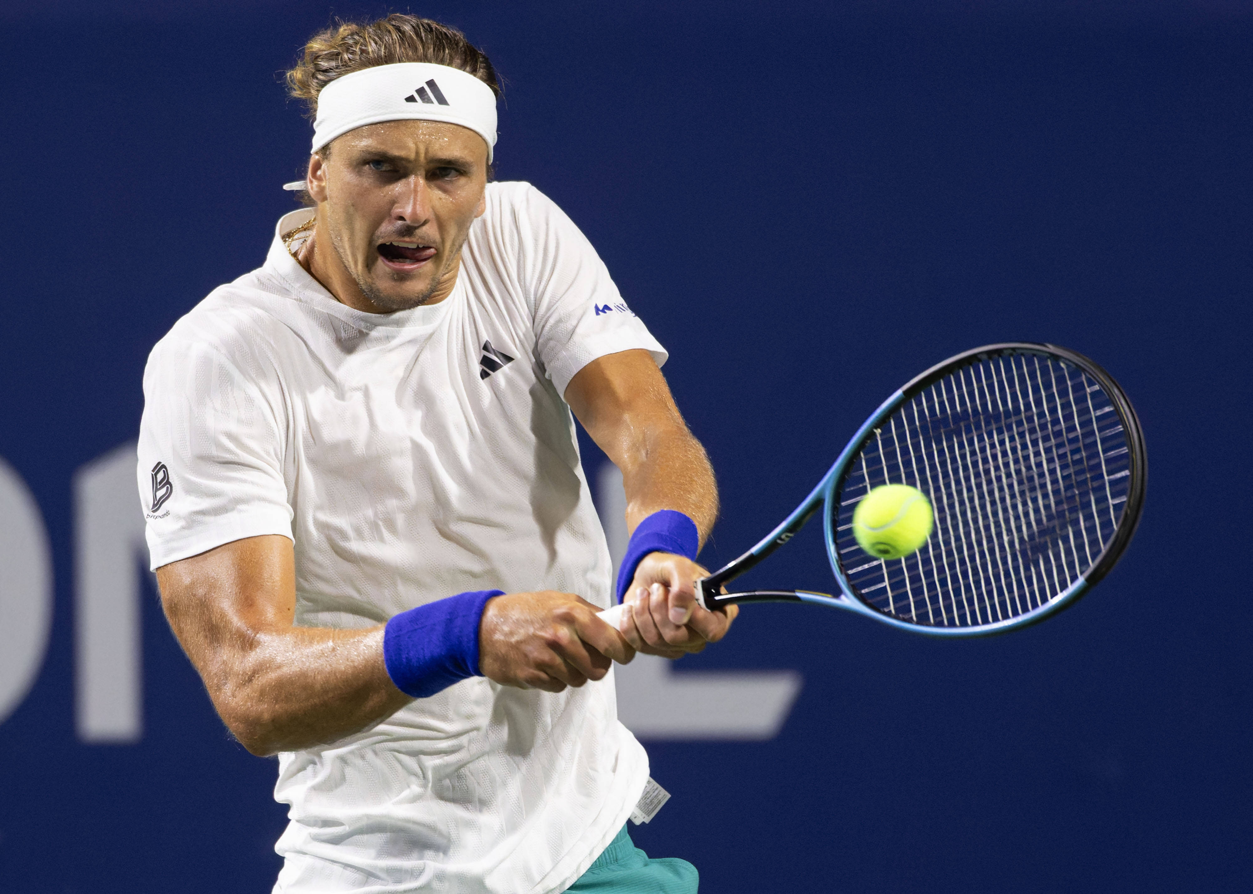 关于西班牙网球队碾压美国网球队,兹维列夫统治全场的信息 关于西班牙网球队碾压美国网球队,兹维列夫统治全场的信息