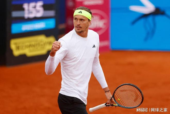 关于西班牙网球队碾压美国网球队,兹维列夫统治全场的信息 关于西班牙网球队碾压美国网球队,兹维列夫统治全场的信息