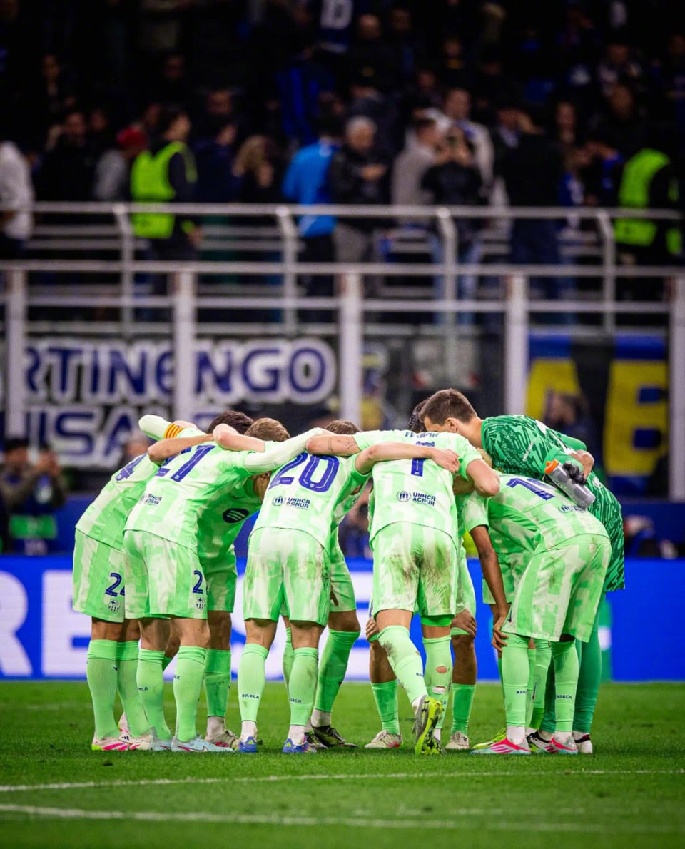 AC米兰火力全开备战巴萨，全队训练备战下场盼胜