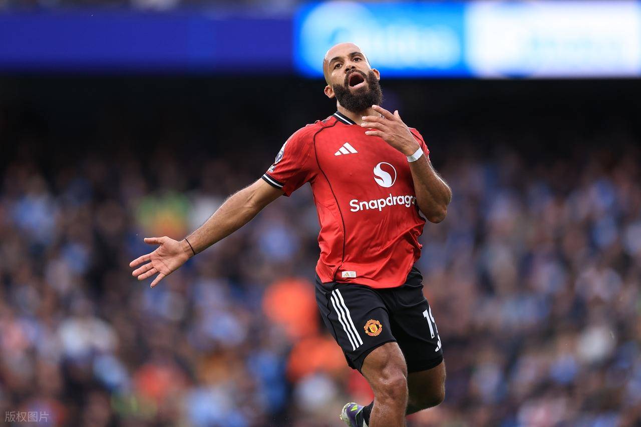 曼联客场大胜，英超领跑者一枝独秀