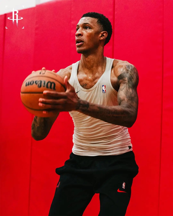 曝光！NBA球员私下秘密训练，备战赛季恢复的简单介绍