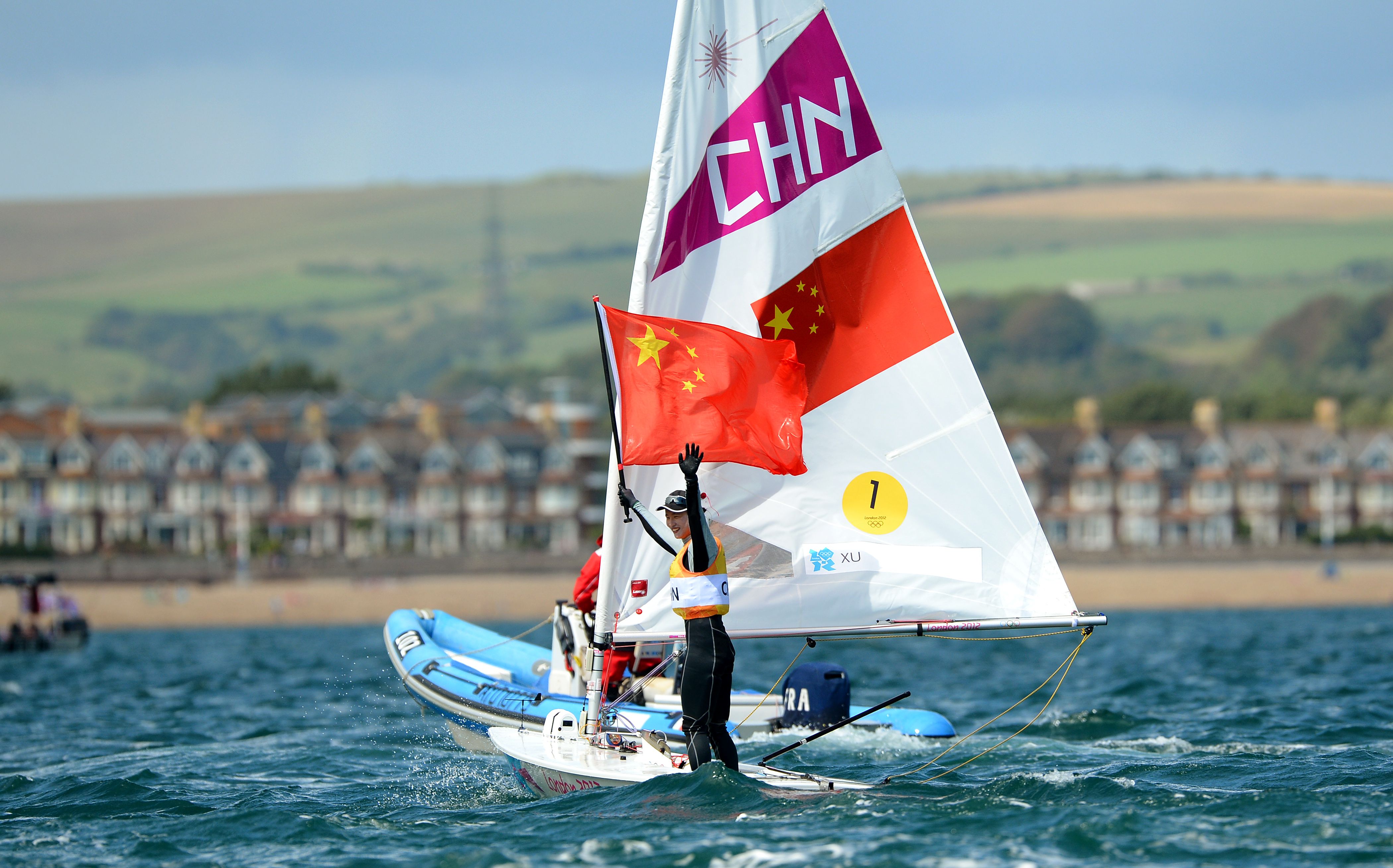 包含新西兰帆船队夺得冠军，表现令人惊艳的词条