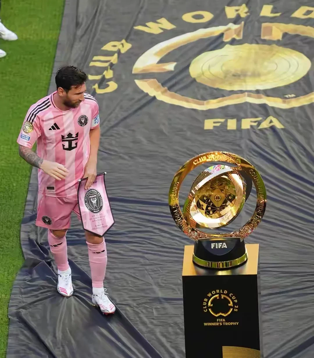 包含阿尔梅里亚客场获胜，展现实力的词条