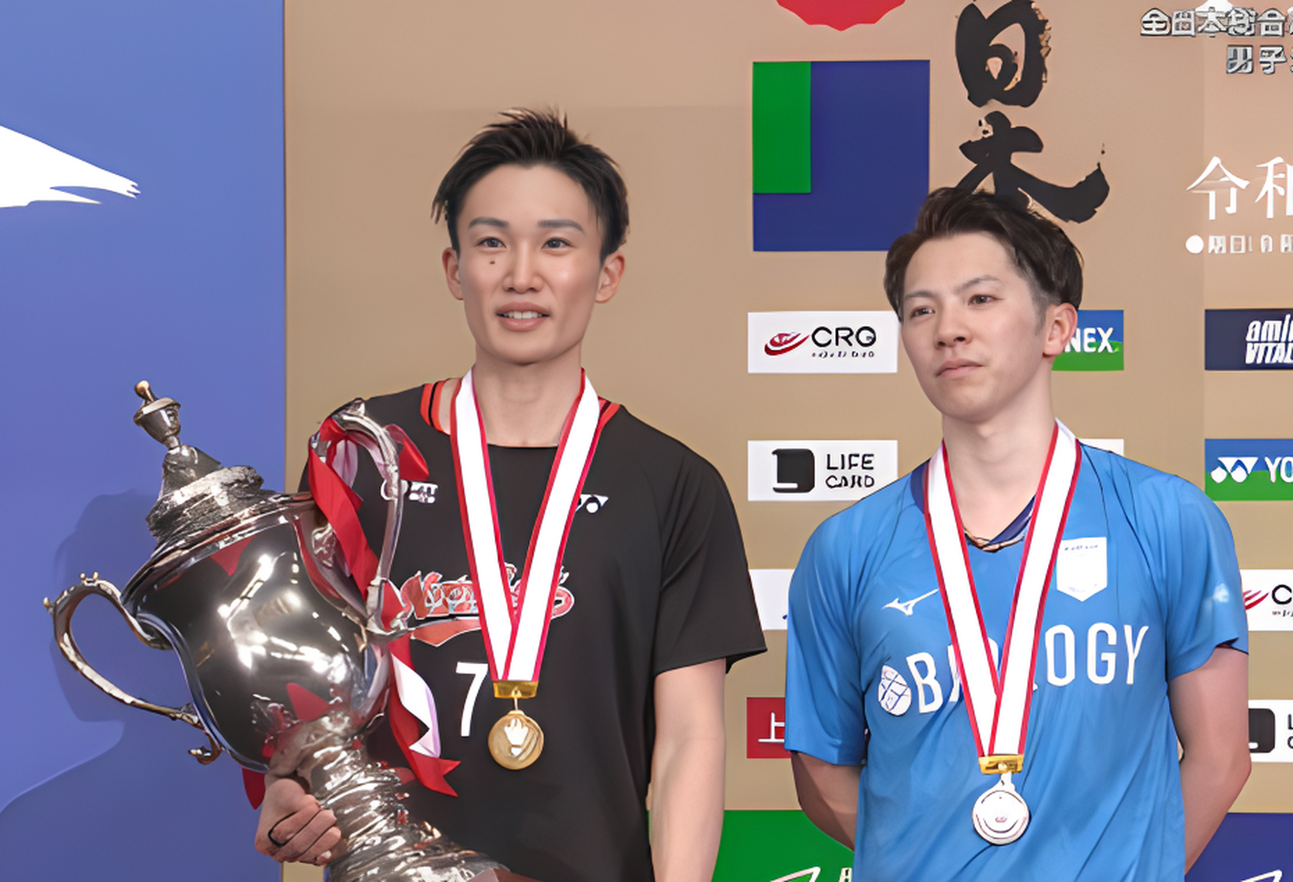 包含日本羽毛球队鏖战英格兰羽毛球队，桃田贤斗惊艳世界的词条