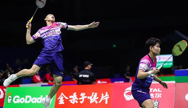 包含韩国队鏖战印度队，黄鸭组合带队取胜的词条