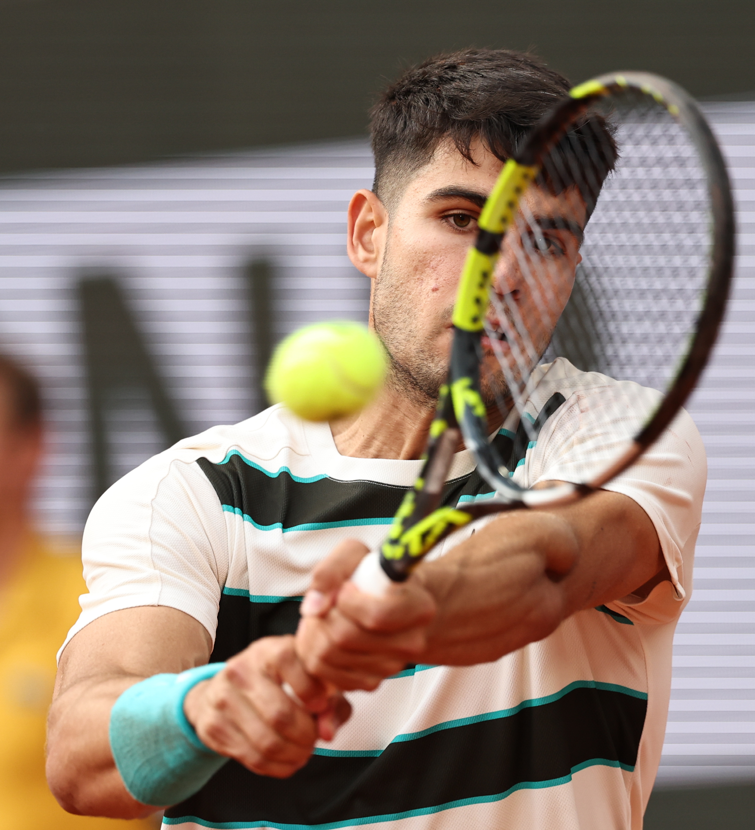 包含ATP总决赛轻取法网，阿尔卡拉斯点燃赛场的词条