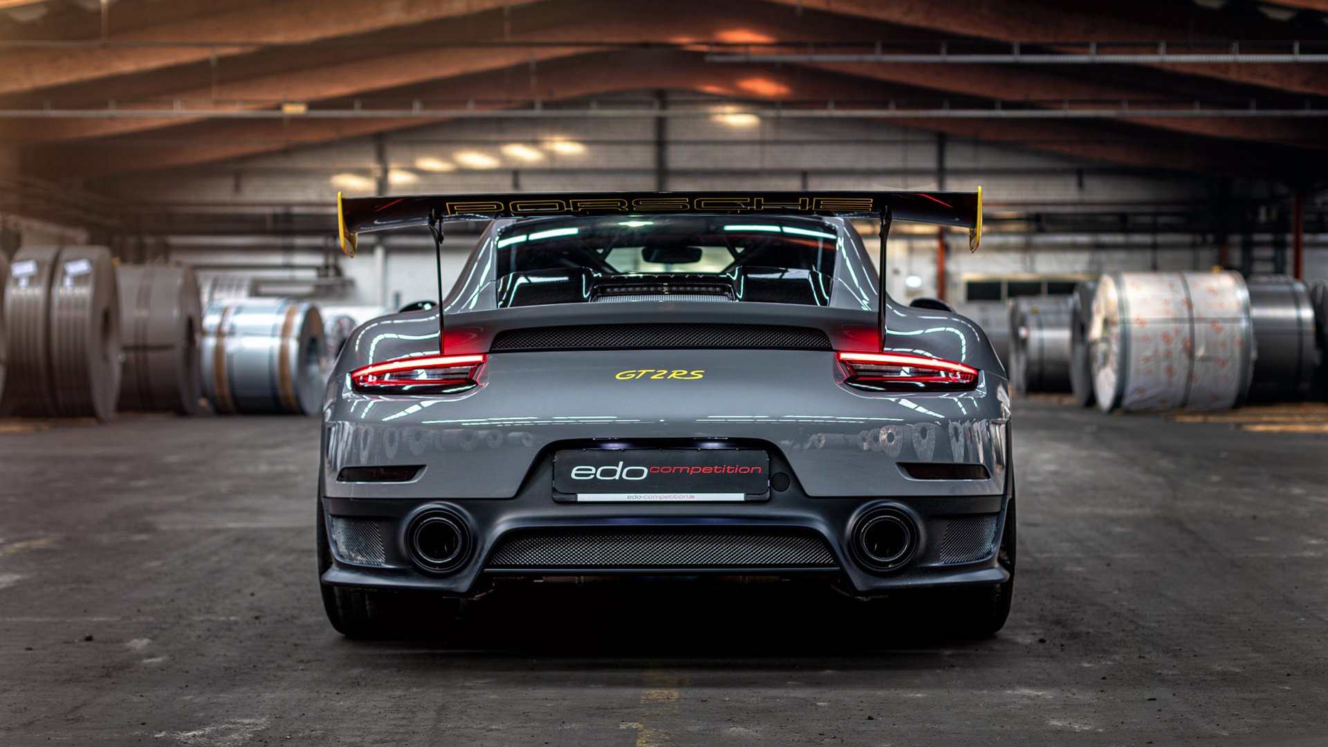 王座之争，当篮球国王鏖战广东，范弗利特在F1赛道接管赛场