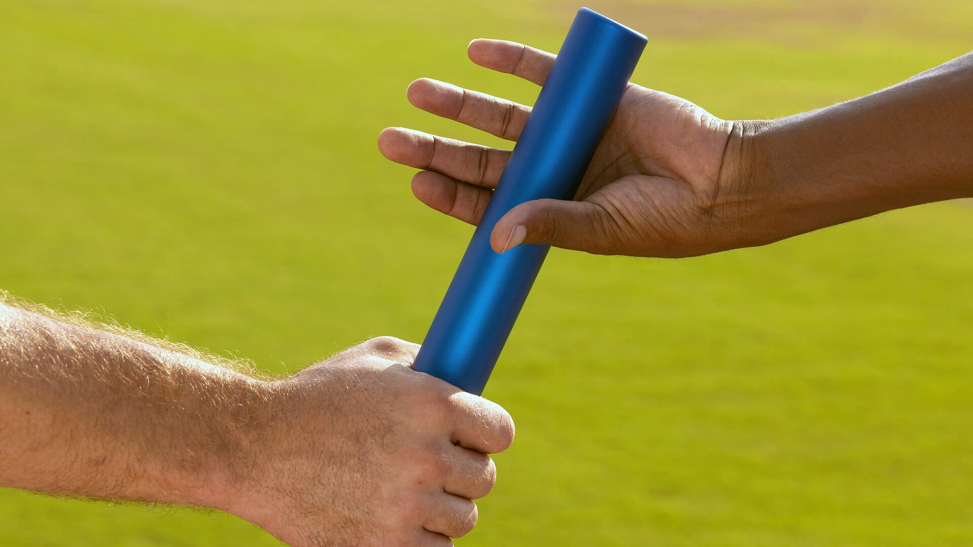 黄潜的希腊节奏与赖斯的德甲时刻，足球战术中的掌控艺术